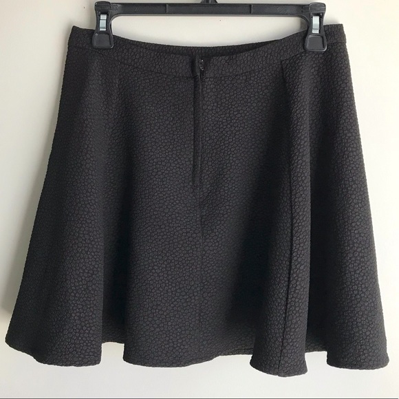 ๐H&M Black Size Large Ladies Short Skirt With Back Zipper - Picture 3 of 9